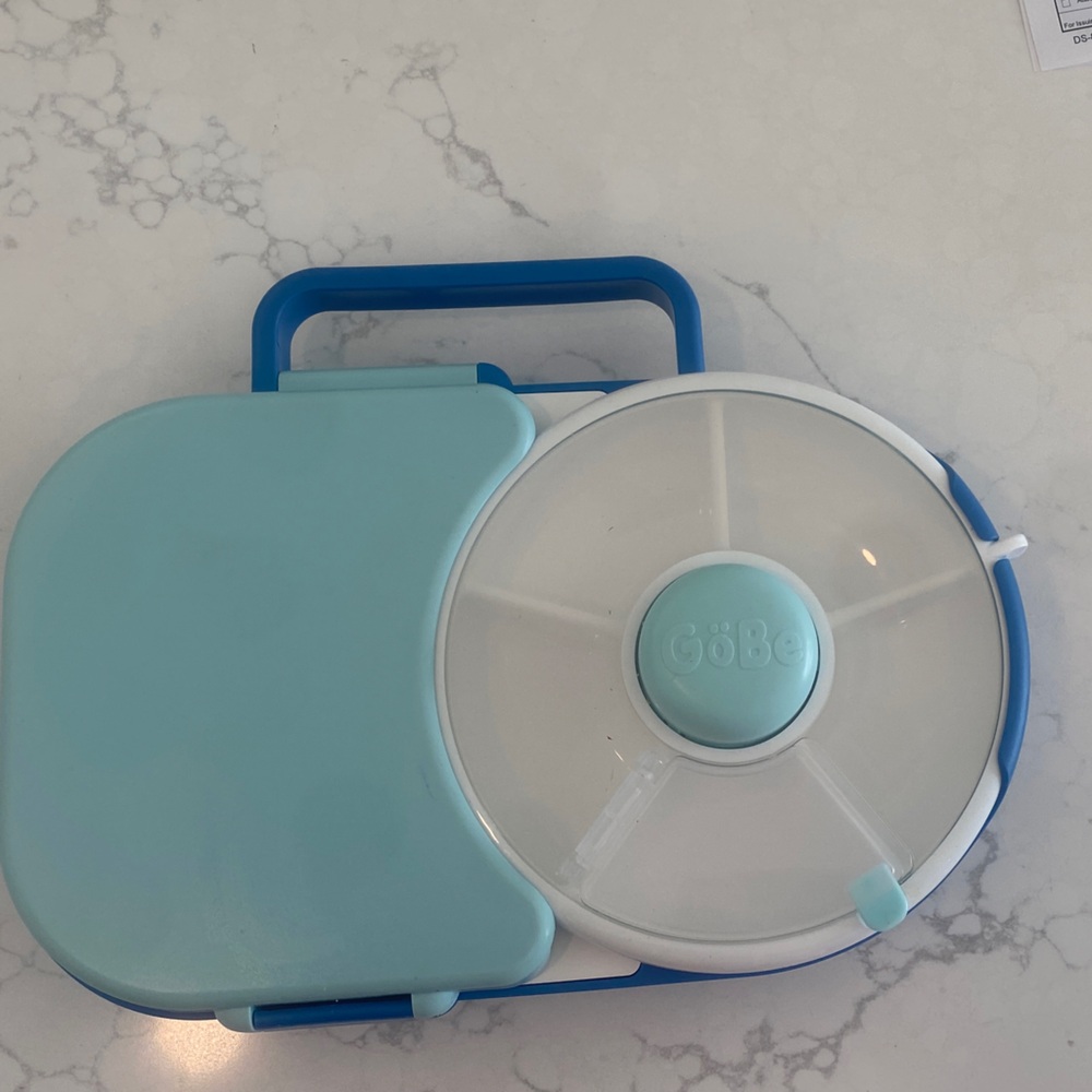 2 in 1 go be lunch box.  Blue and White Bento Lunch Box
